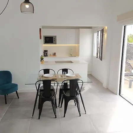 Apartamento Precioso Bungalow A 150 Metros Del Mar. Costa Teguise